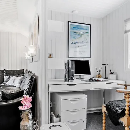 בית נופש 2 Bedroom Awesome In