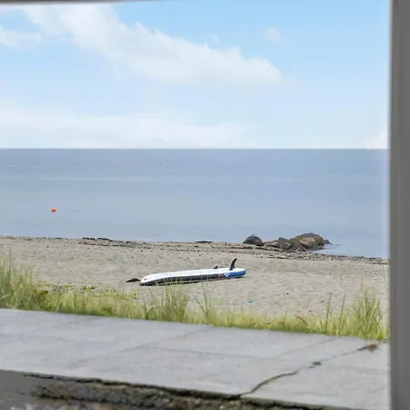 2 Bedroom Awesome In אוטרופ