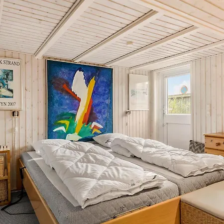 בית נופש 2 Bedroom Awesome In *